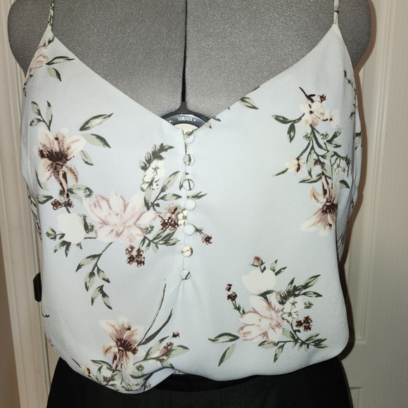 Dynamite blue floral blouse in size Large NWT - Picture 8 of 15